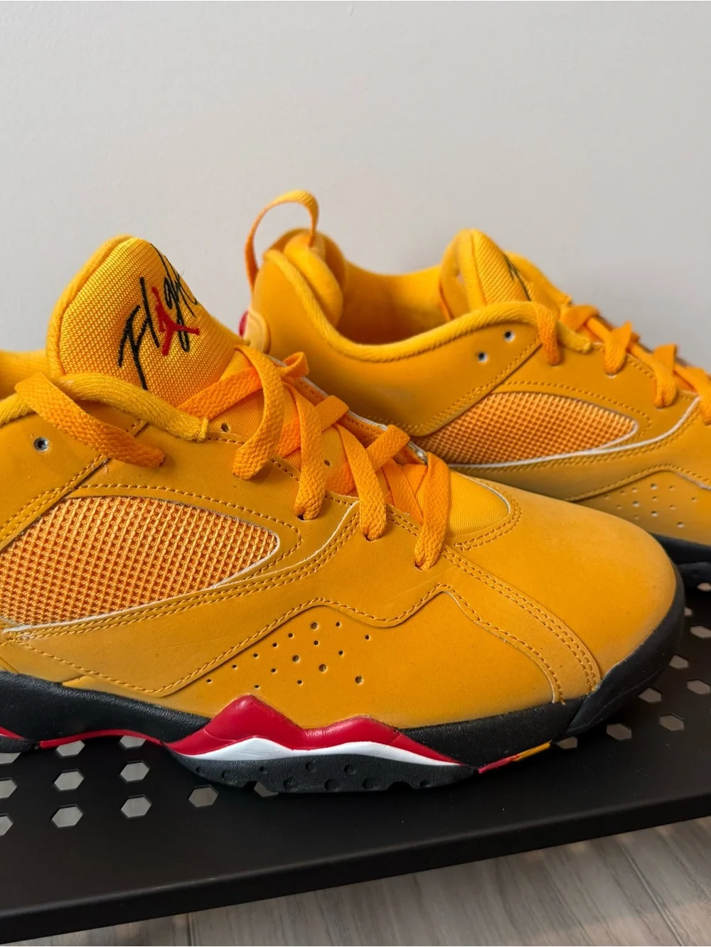 Jordan MVP 92 Taxi Size 11 NWT